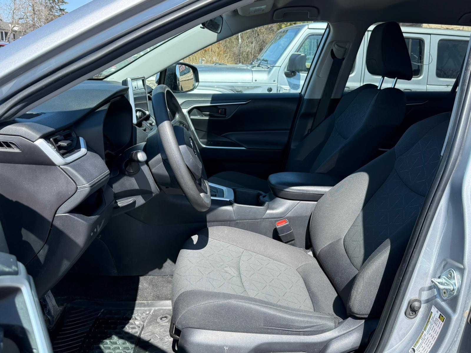 2024 Toyota RAV4 — view 8