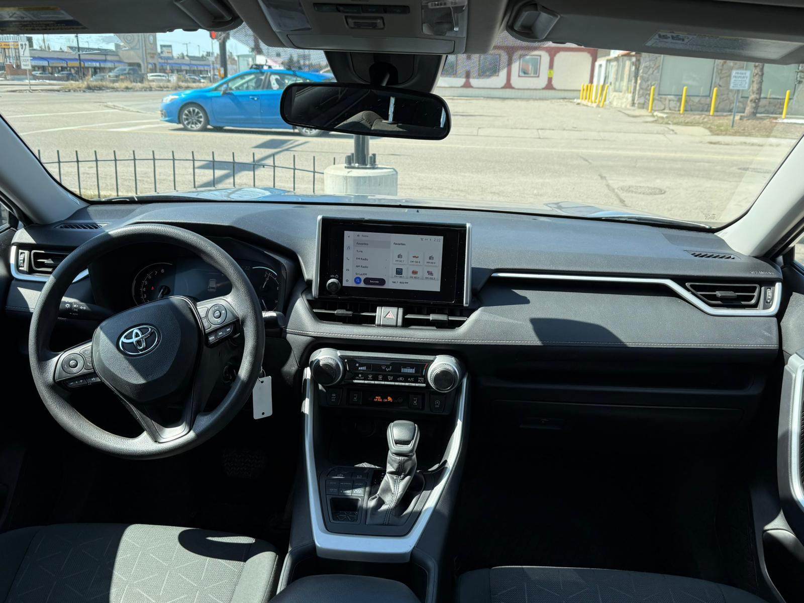 2024 Toyota RAV4 — view 12