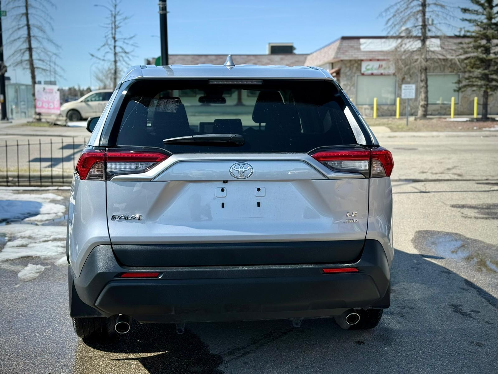 2024 Toyota RAV4 — view 5