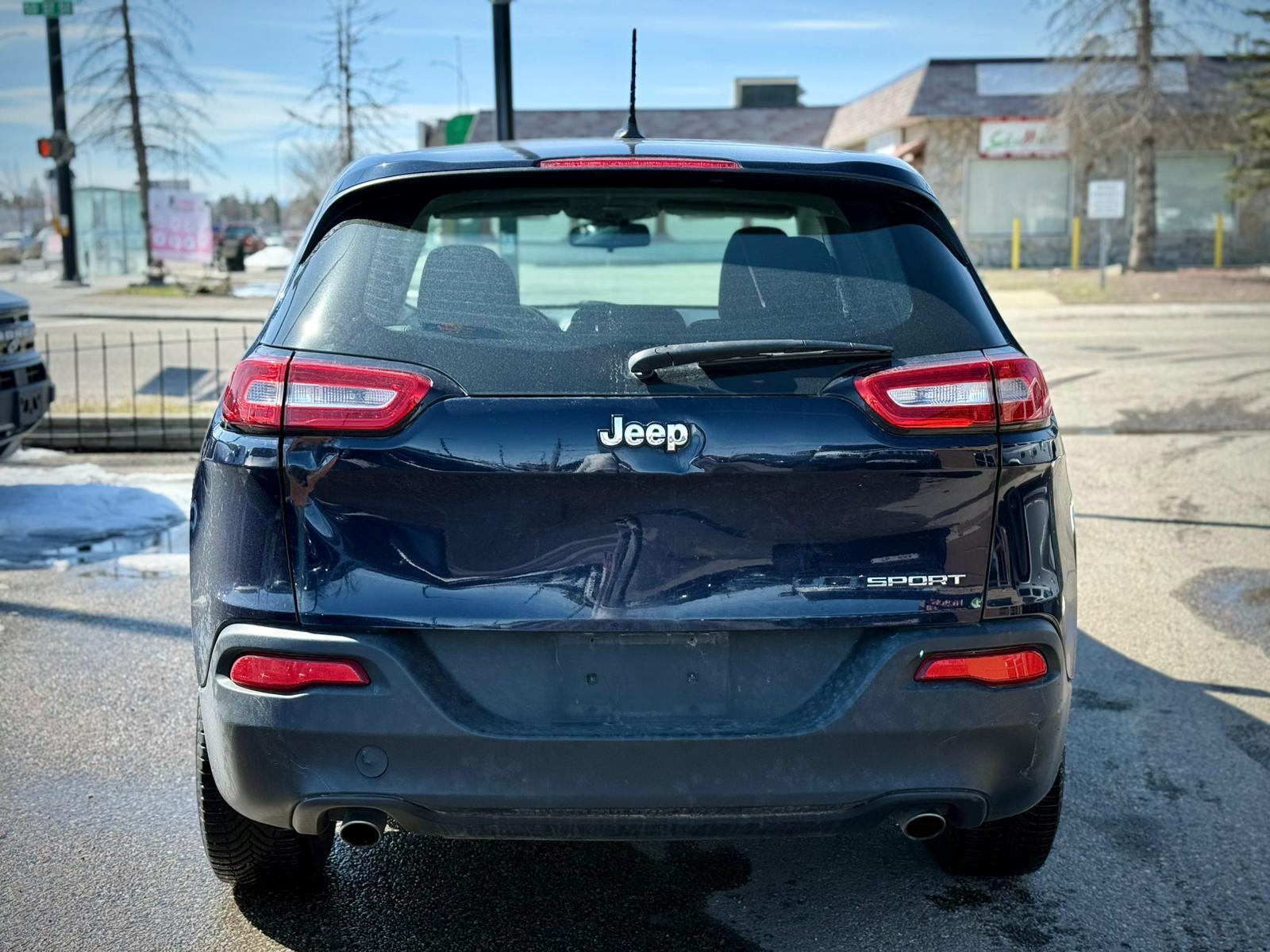 2014 Jeep Cherokee — view 5