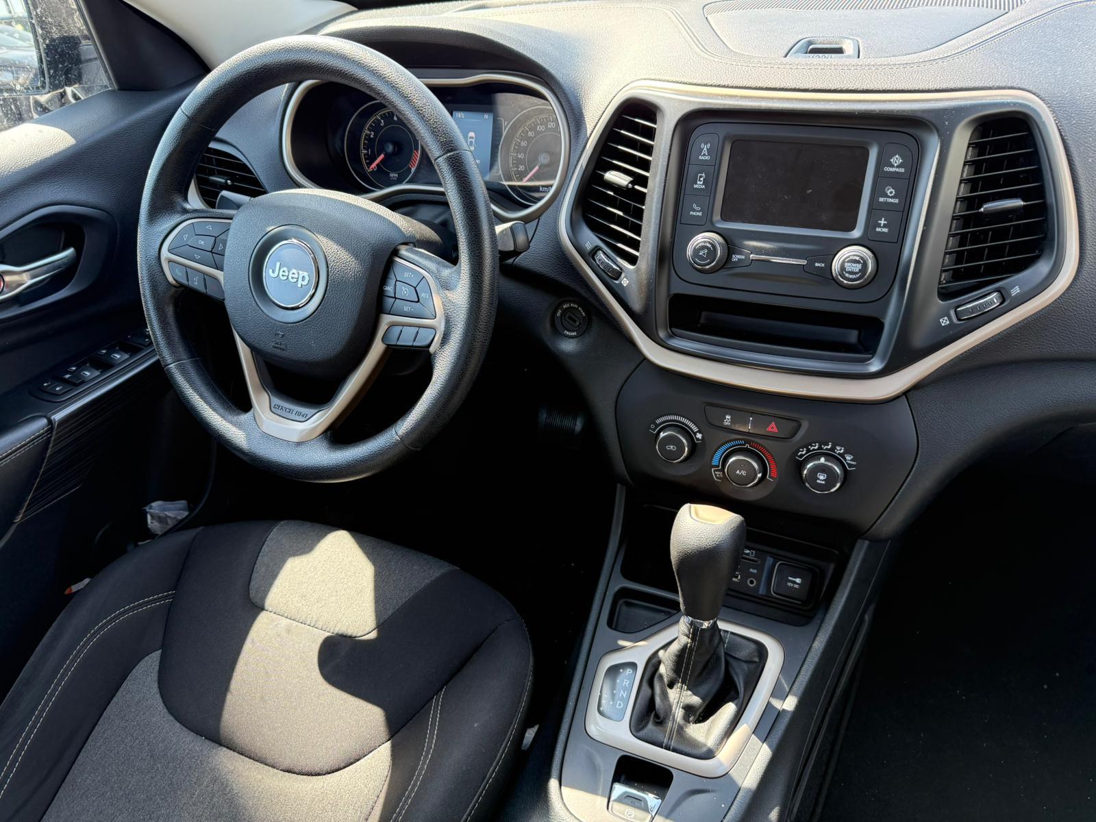 2014 Jeep Cherokee — view 13