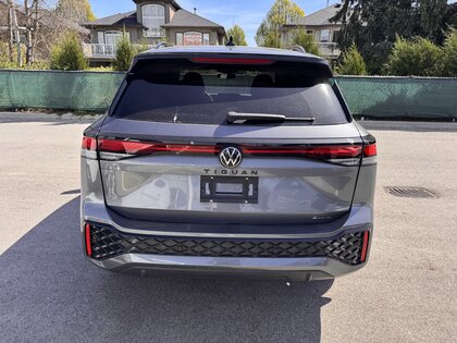 used 2025 Volkswagen Tiguan car, priced at $41,678