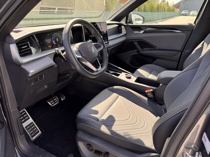 used 2025 Volkswagen Tiguan car, priced at $41,678