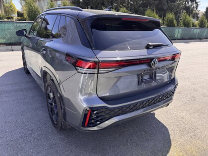 used 2025 Volkswagen Tiguan car, priced at $41,678