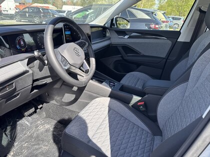 used 2025 Volkswagen Tiguan car, priced at $35,690