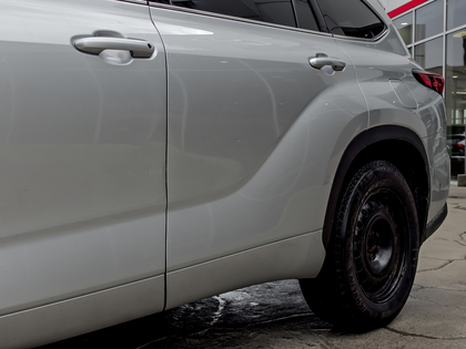 used 2020 Toyota Highlander car, priced at $34,995