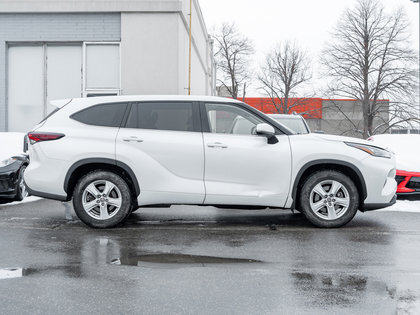 used 2024 Toyota Highlander car, priced at $43,695