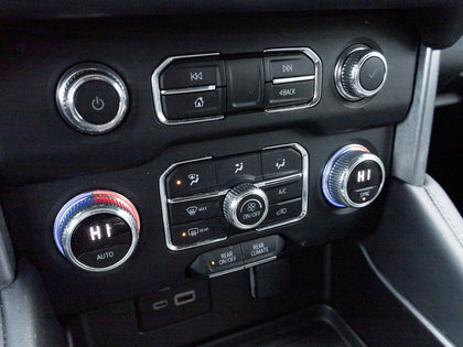 used 2024 GMC Yukon car, priced at $65,995