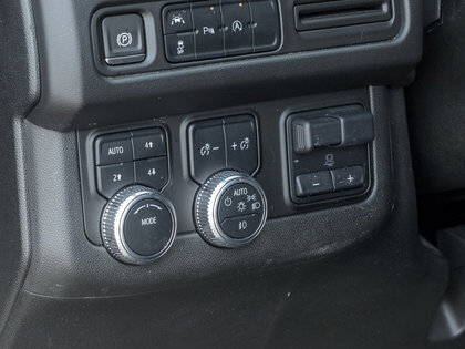 used 2024 GMC Yukon car, priced at $65,995