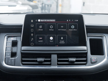 used 2024 GMC Yukon car, priced at $65,995