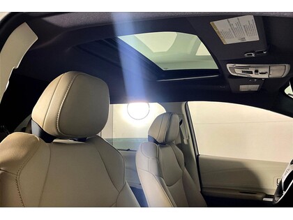 used 2023 Toyota Sienna car, priced at $51,998