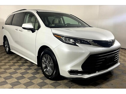used 2023 Toyota Sienna car, priced at $51,998