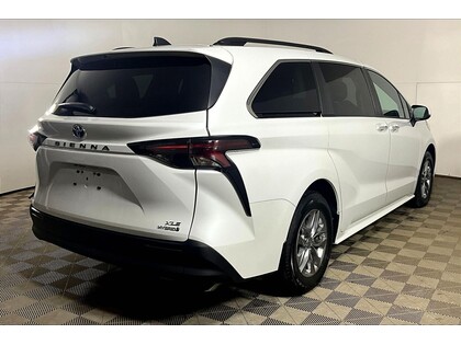 used 2023 Toyota Sienna car, priced at $51,998