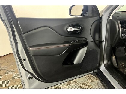 used 2022 Jeep Cherokee car, priced at $25,998