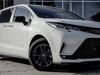 used 2025 Toyota Sienna car, priced at $63,995