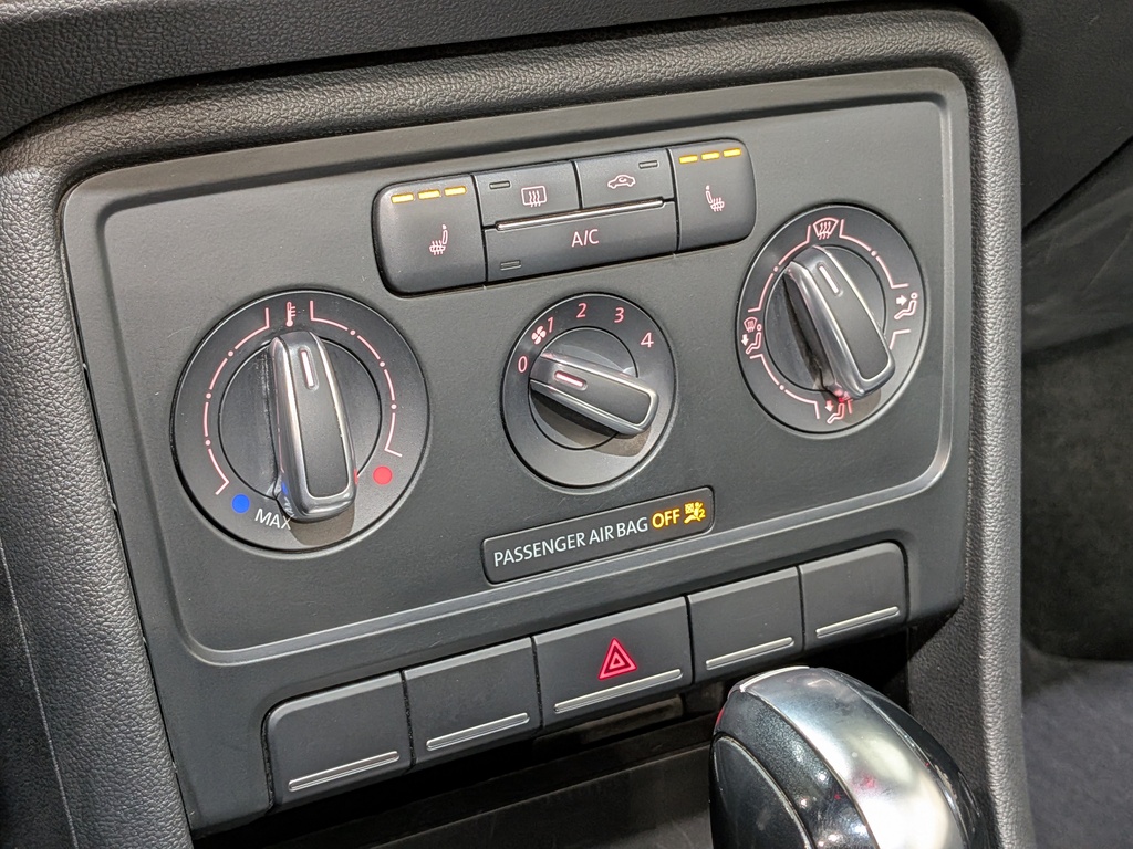 Volkswagen Beetle Convertible 2016