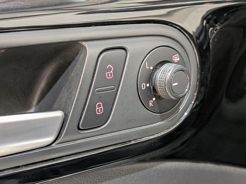 Volkswagen Beetle Convertible 2016