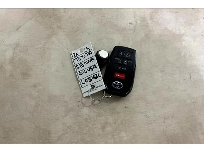 used 2024 Toyota Sienna car, priced at $59,998