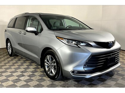 used 2024 Toyota Sienna car, priced at $59,998