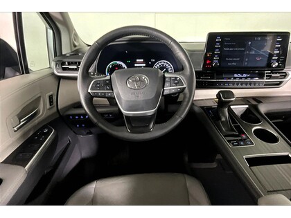 used 2024 Toyota Sienna car, priced at $59,998