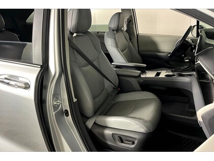 used 2024 Toyota Sienna car, priced at $59,998