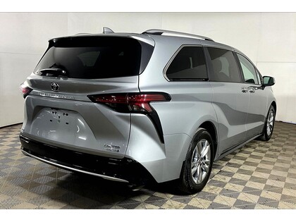 used 2024 Toyota Sienna car, priced at $59,998