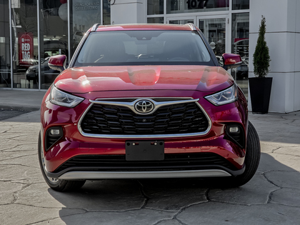 used 2021 Toyota Highlander car, priced at $44,195