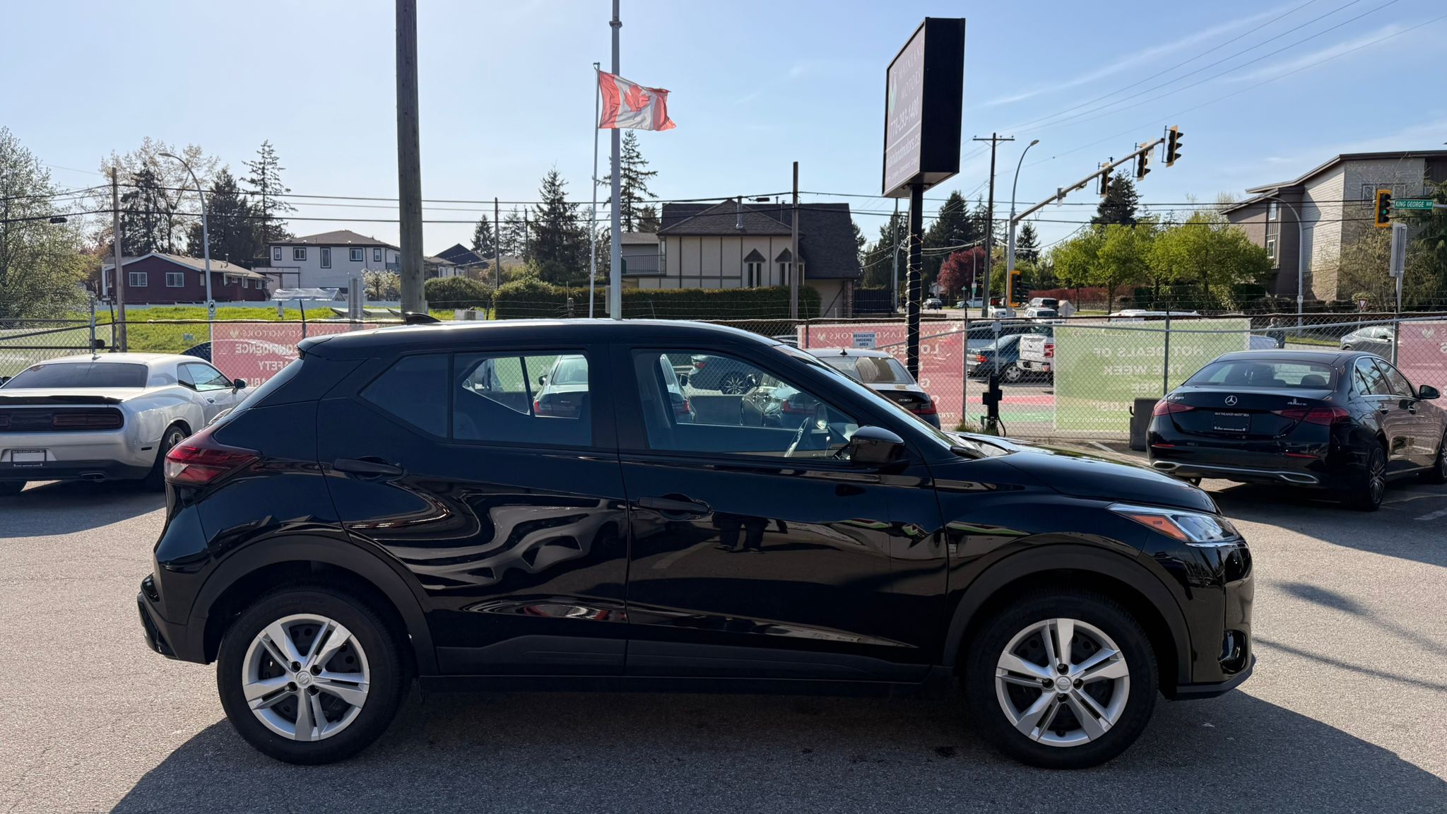 2025 Nissan Kicks Play — view 4