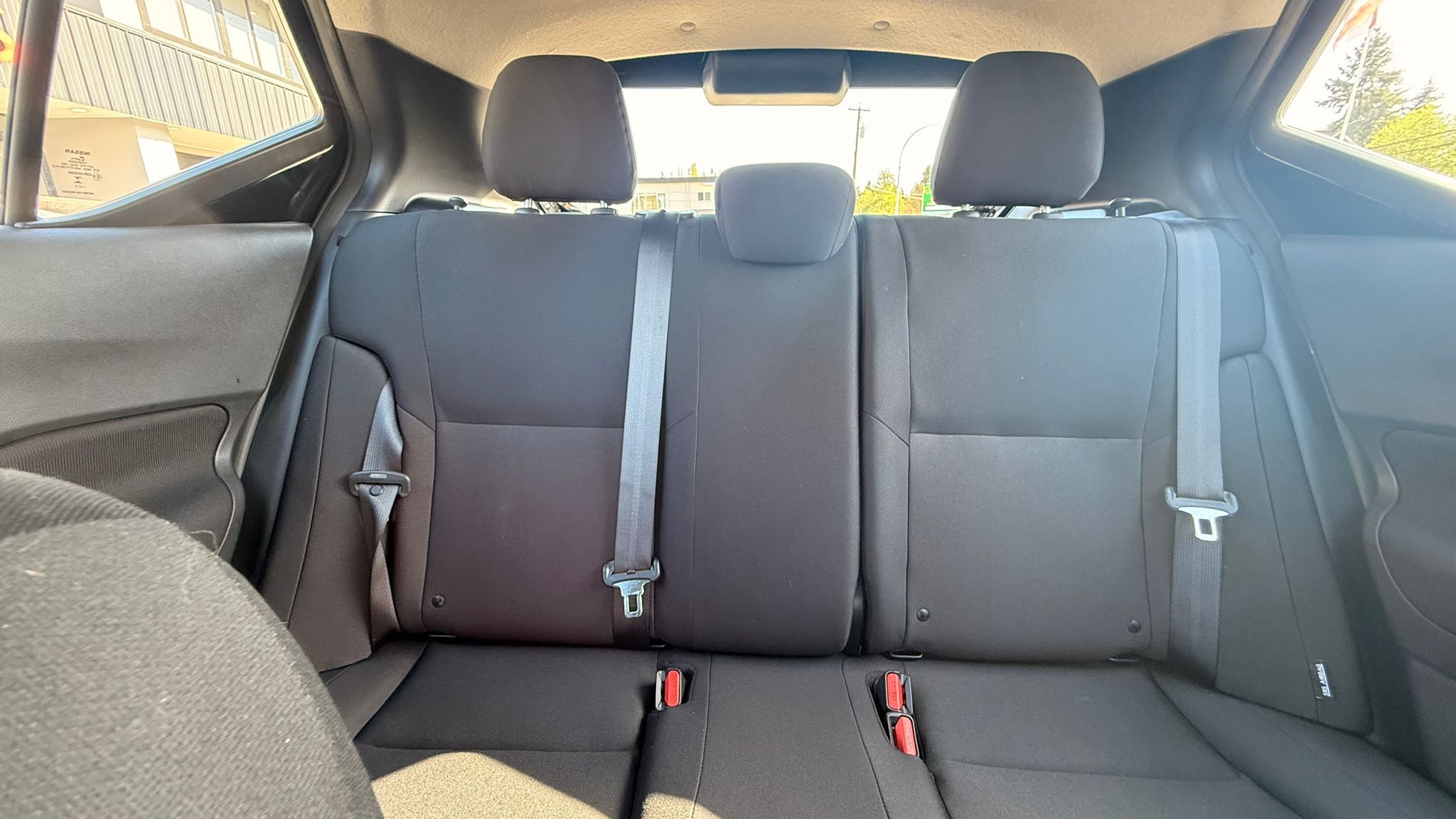 2025 Nissan Kicks Play — view 11