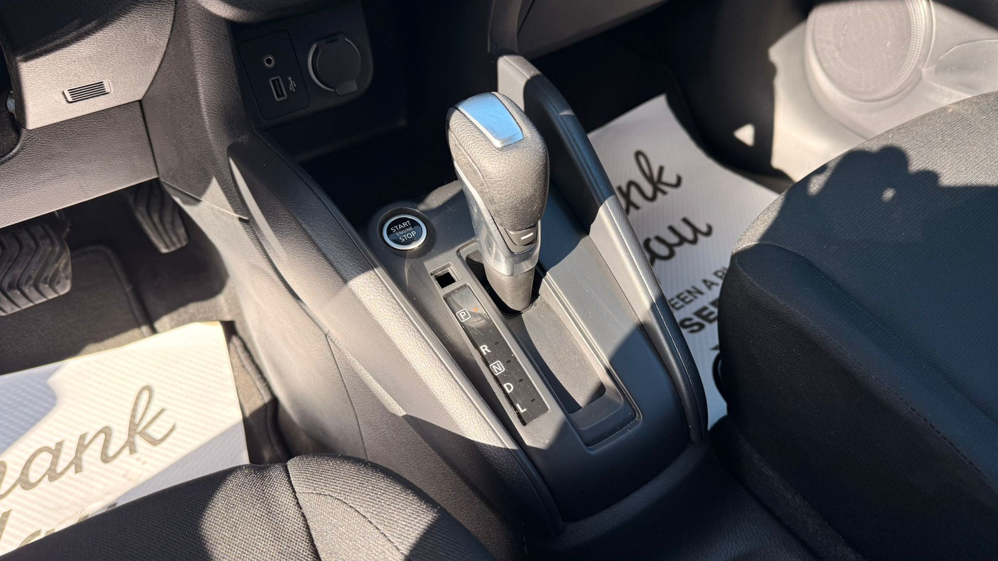 2025 Nissan Kicks Play — view 14