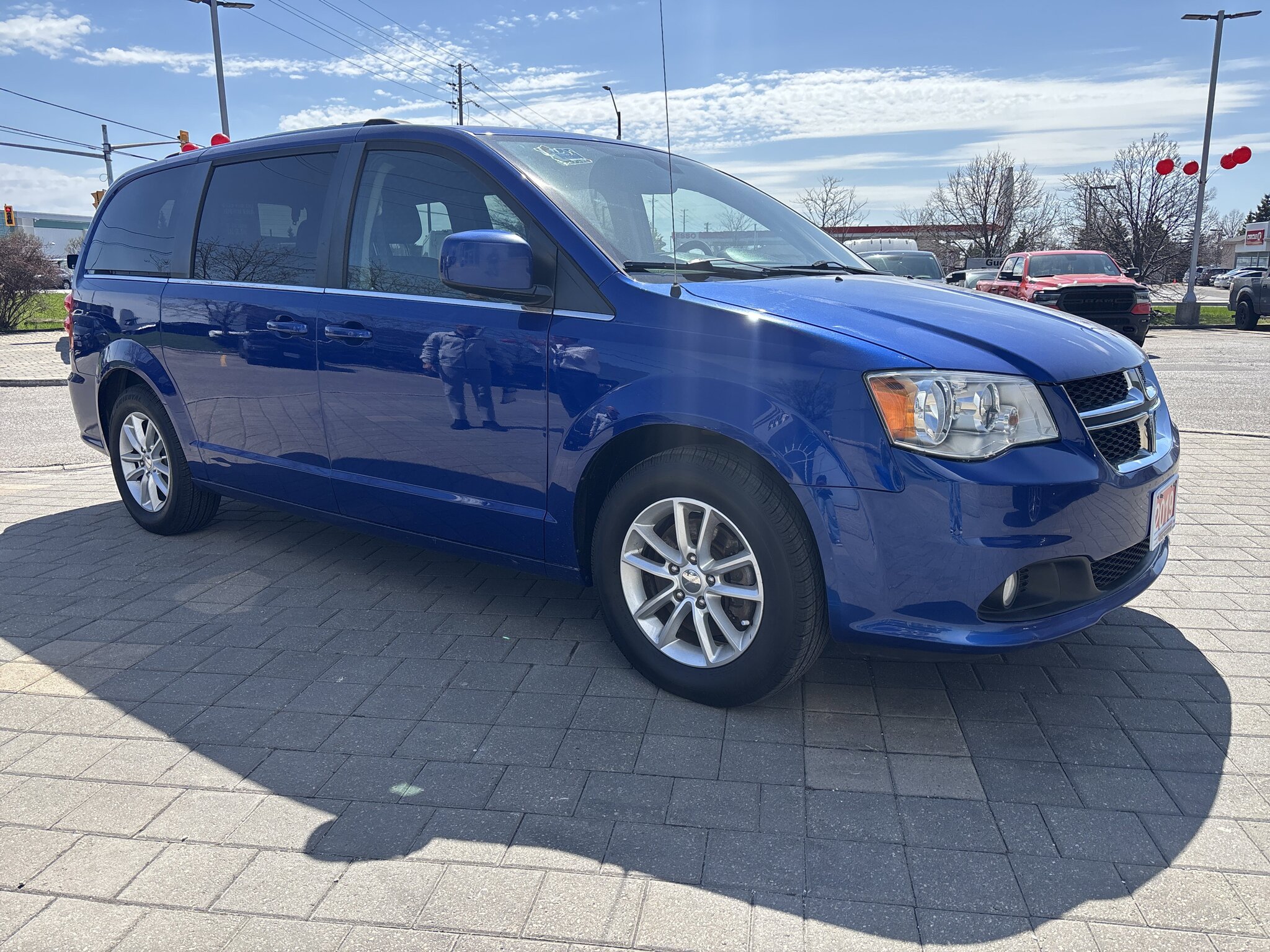 2019 Dodge Grand Caravan SXT Premium Plus 2WD Van