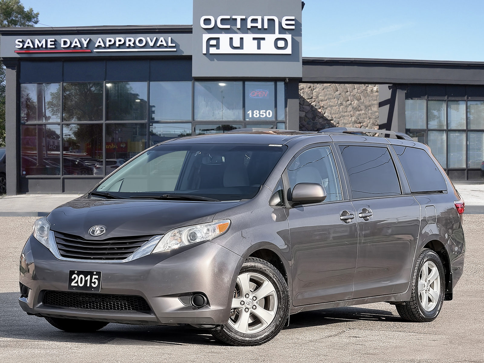 2015 Toyota Sienna LE 8-Passenger