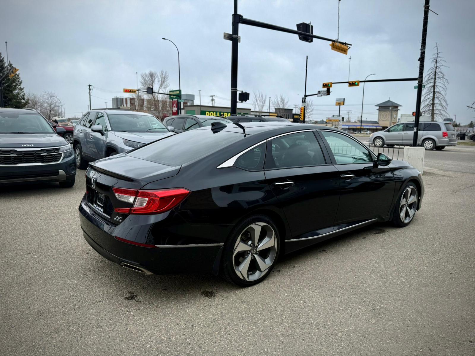 2019 Honda Accord Sedan — view 4
