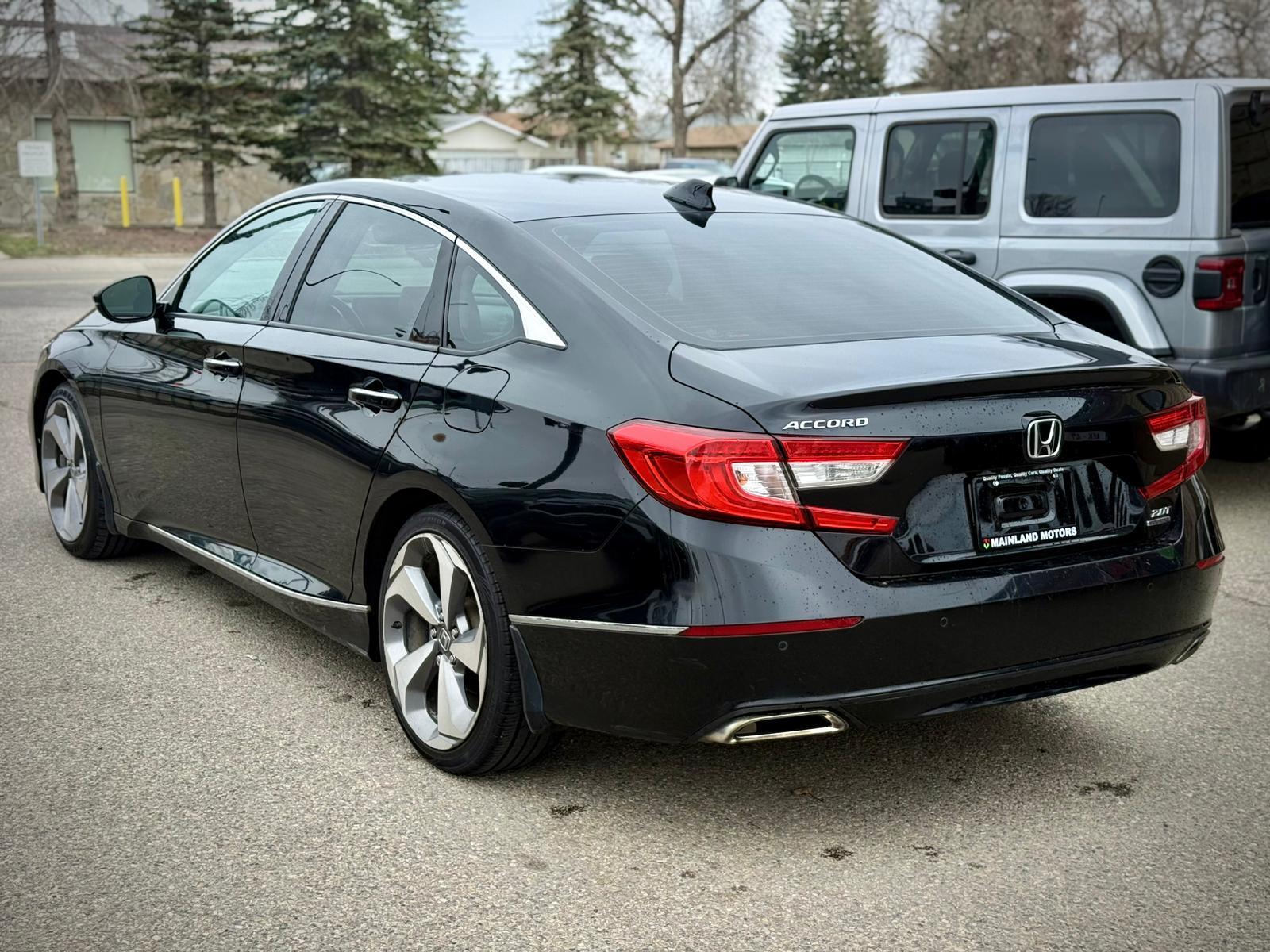 2019 Honda Accord Sedan — view 6