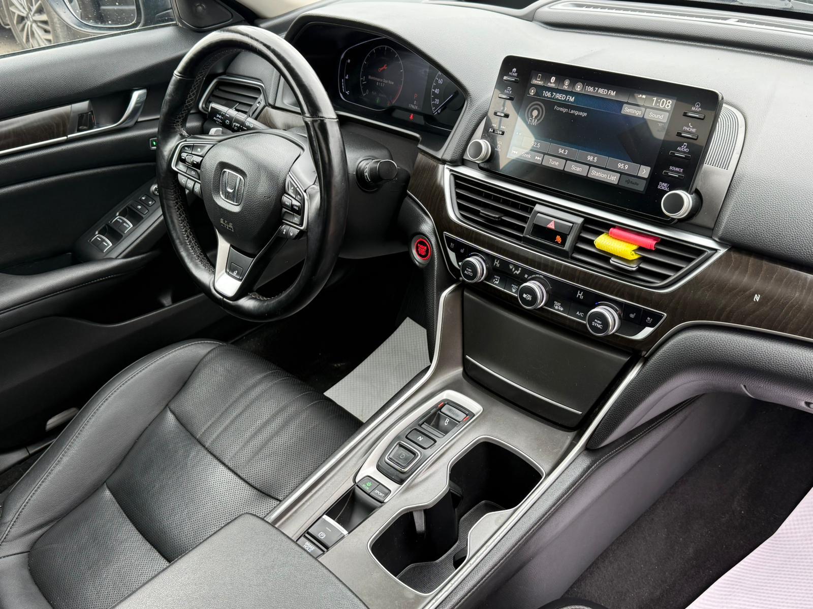 2019 Honda Accord Sedan — view 15