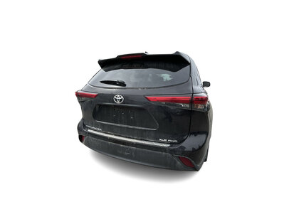 used 2021 Toyota Highlander car, priced at $37,777