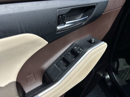 used 2021 Toyota Highlander car, priced at $37,777