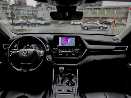 used 2024 Toyota Highlander car, priced at $49,995