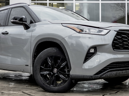 used 2024 Toyota Highlander car, priced at $49,995