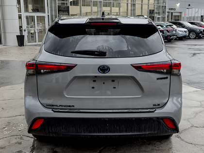 used 2024 Toyota Highlander car, priced at $49,995