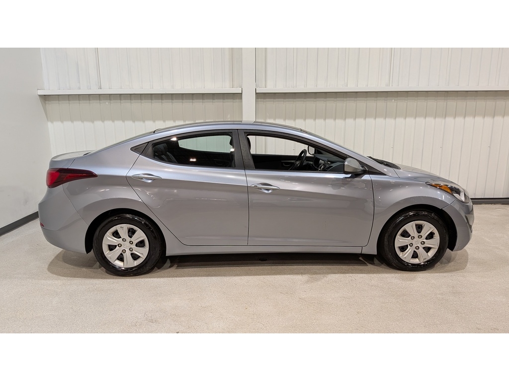 Hyundai Elantra 2016