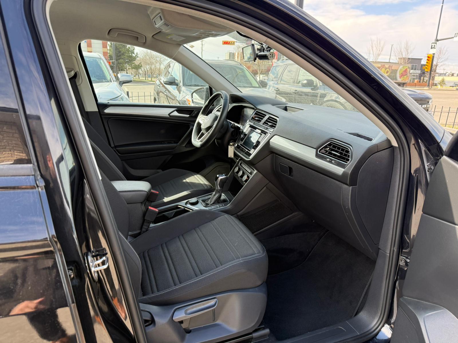 2022 Volkswagen Tiguan — view 9