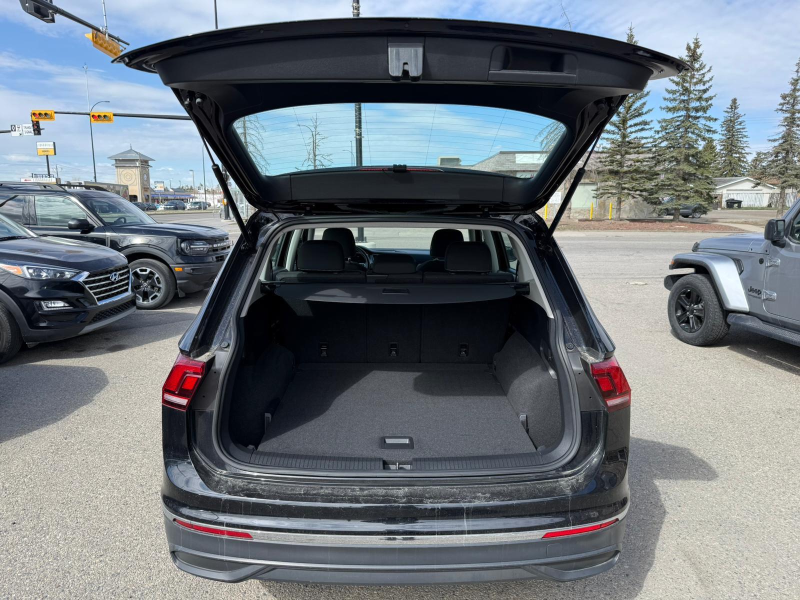 2022 Volkswagen Tiguan — view 6