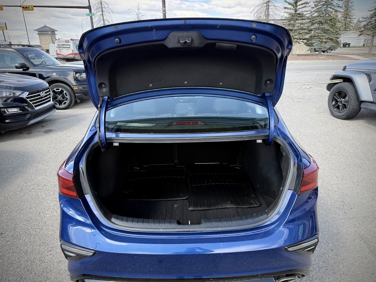 2021 Kia Forte — view 5