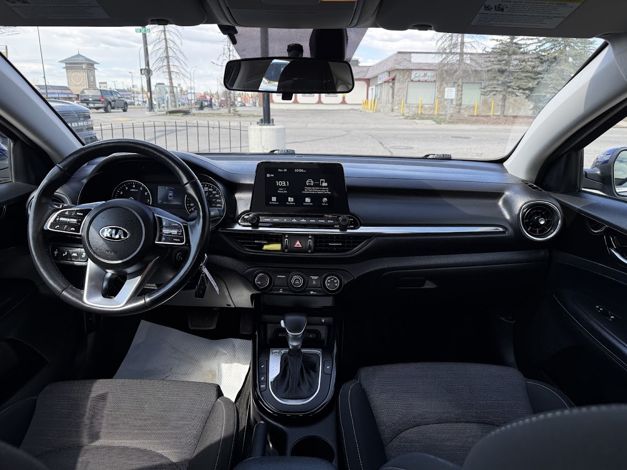 2021 Kia Forte — view 10
