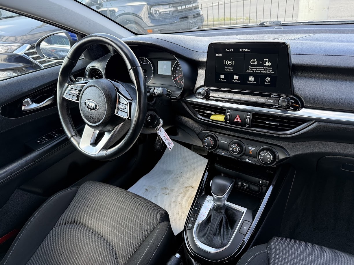 2021 Kia Forte — view 11