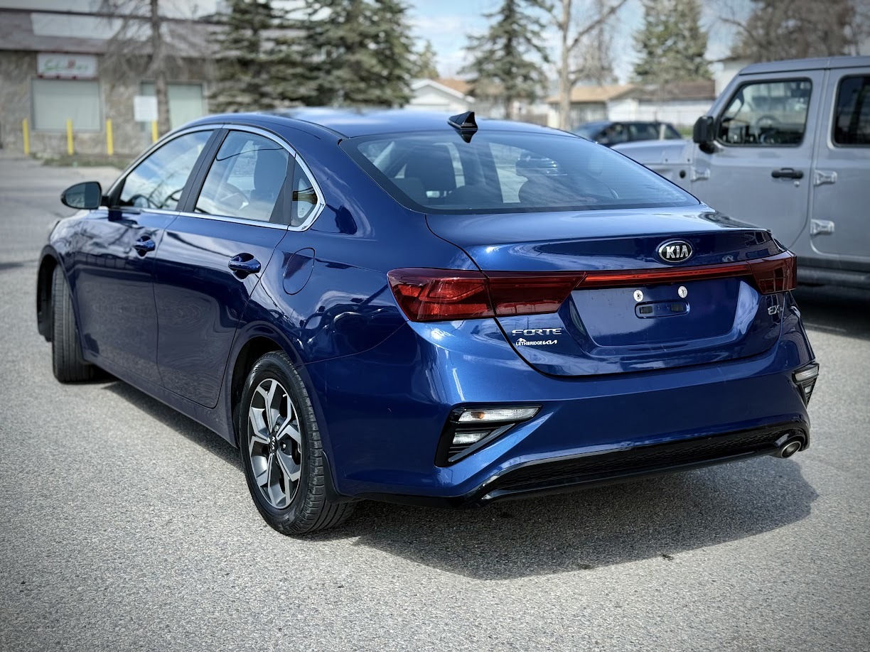 2021 Kia Forte — view 12