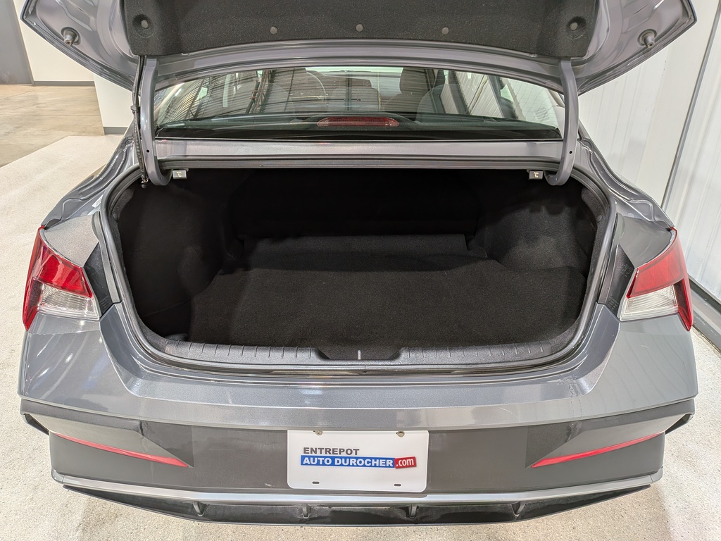 Hyundai Elantra 2025