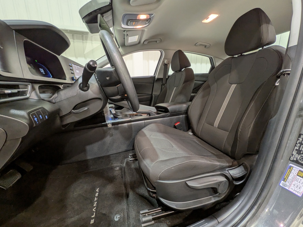 Hyundai Elantra 2025