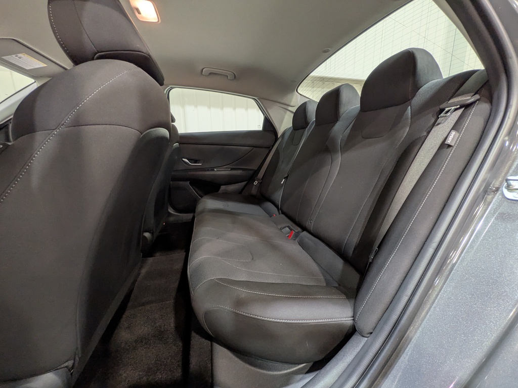 Hyundai Elantra 2025